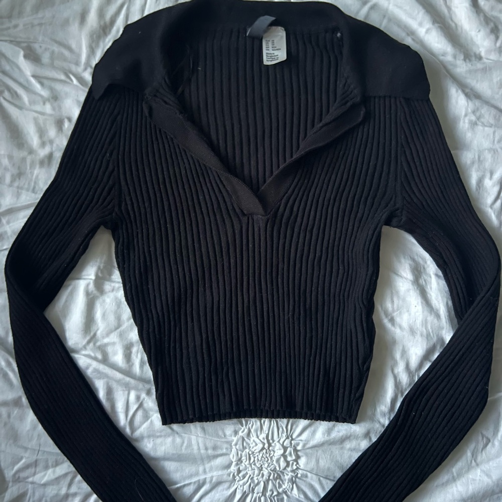 Black Collar Long Sleeve Sweater